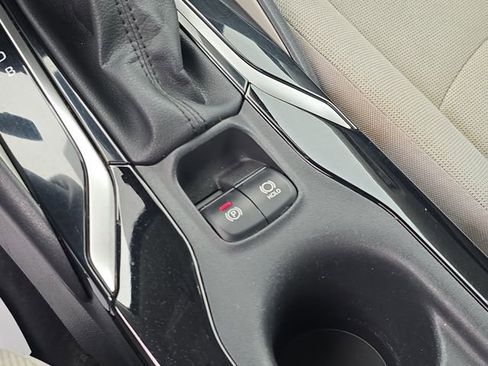 Used 2022 Toyota Corolla LE image 26