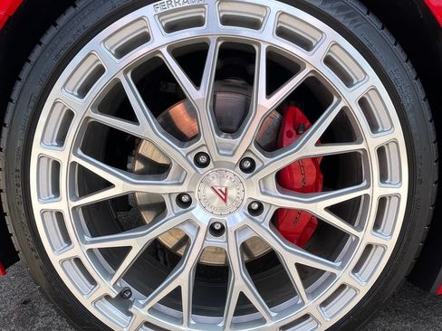 Used 2019 Chevrolet Corvette Stingray Coupe w/ Carbon Flash Badge Package RWD image 11
