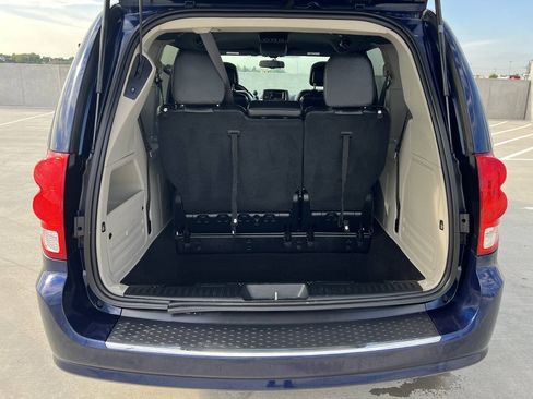 Used 2017 Dodge Grand Caravan SXT FWD image 29