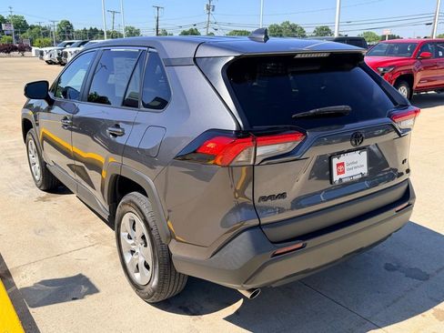 Used 2023 Toyota RAV4 LE FWD image 7
