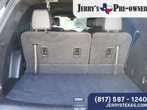 Used 2022 Chevrolet Traverse RS FWD image 23
