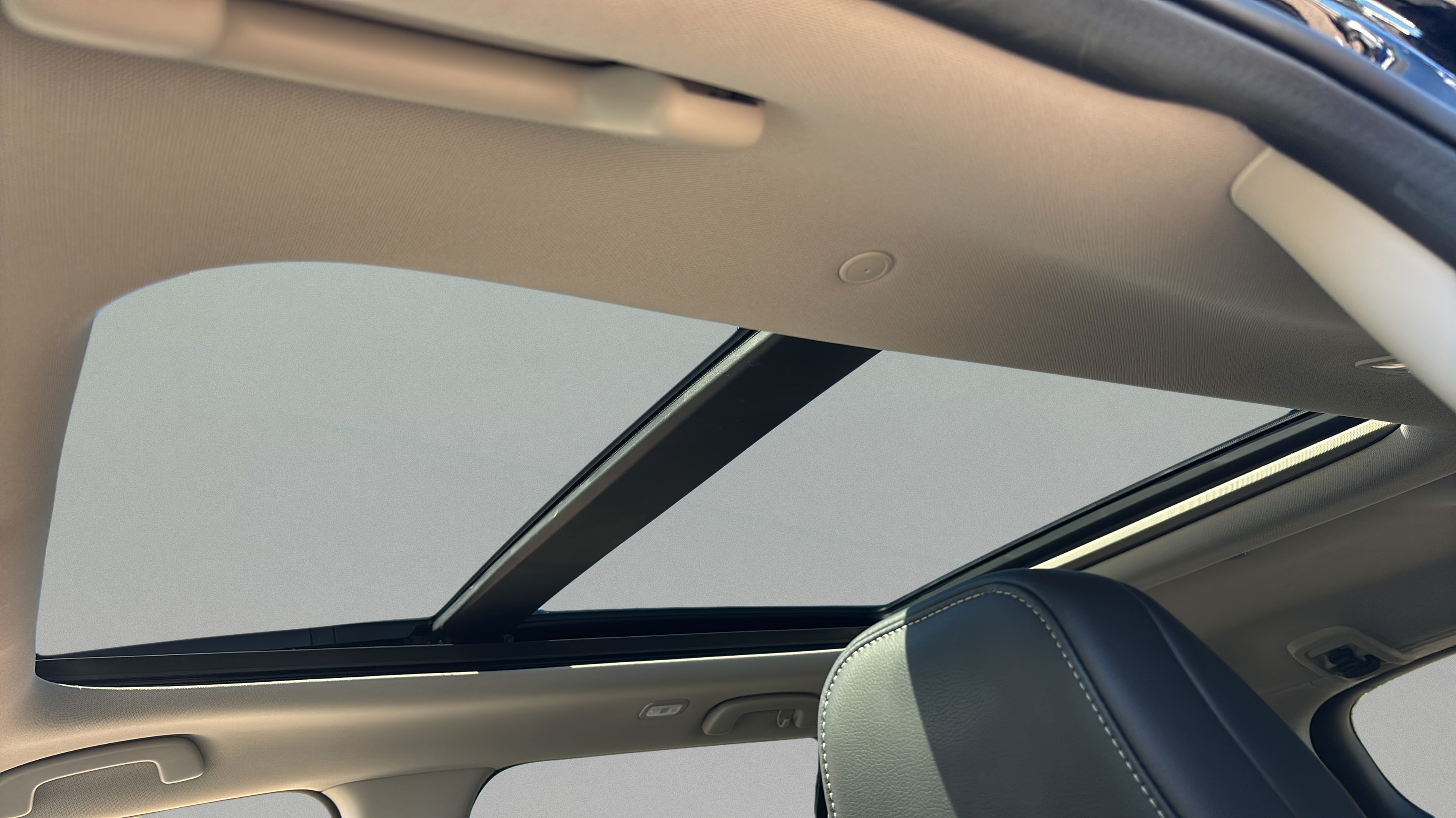 Certified 2025 Honda Pilot Touring image 32