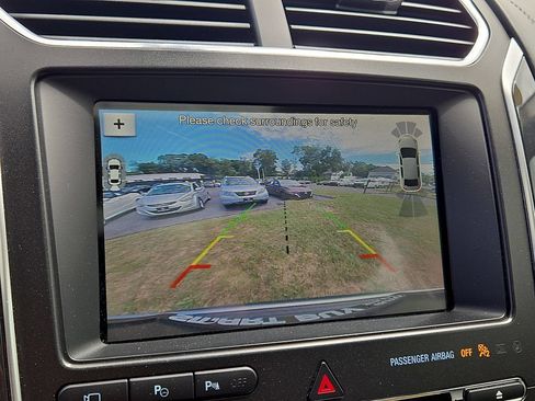 Used 2018 Ford Explorer Platinum AWD/4WD image 19