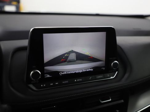 Used 2025 Nissan Rogue SV image 22