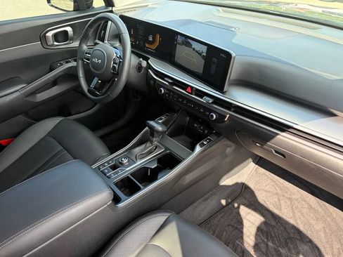 Certified 2025 Kia Sorento S FWD image 7