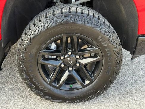 Certified 2025 Chevrolet Silverado 1500 Custom Trail Boss image 8