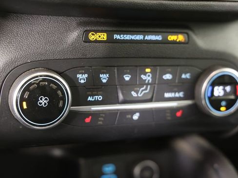 Used 2020 Ford Escape SEL image 4