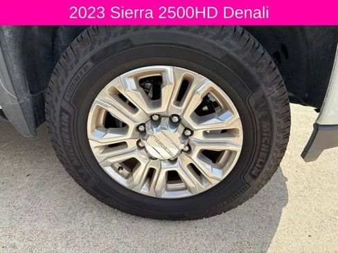 Used 2023 GMC Sierra 2500 Denali w/ Denali Ultimate Package AWD/4WD image 2