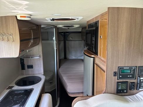 Used 2017 RAM ProMaster 3500 w/ Premium Appearance Group FWD image 30