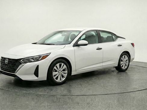 Used 2025 Nissan Sentra S image 3