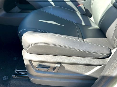 New 2025 Nissan Armada SV image 12