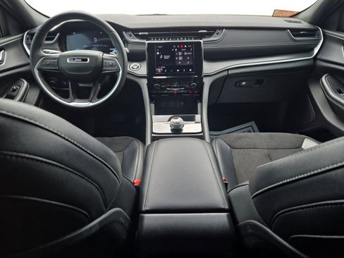 Used 2023 Jeep Grand Cherokee Altitude image 10