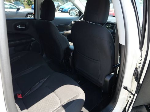 Used 2020 Jeep Compass Sport w/ Tech Group AWD/4WD image 29