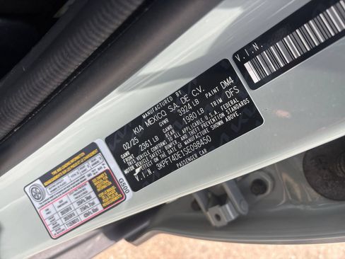 Used 2025 Kia K4 FWD image 28