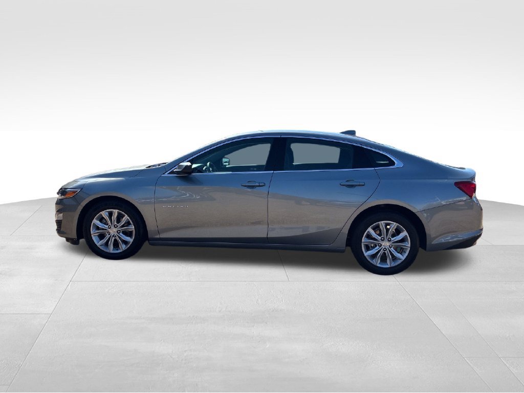Used 2025 Chevrolet Malibu LT FWD image 2