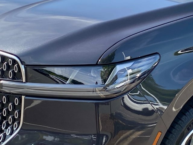 New 2027 Lincoln Navigator Reserve AWD/4WD image 4