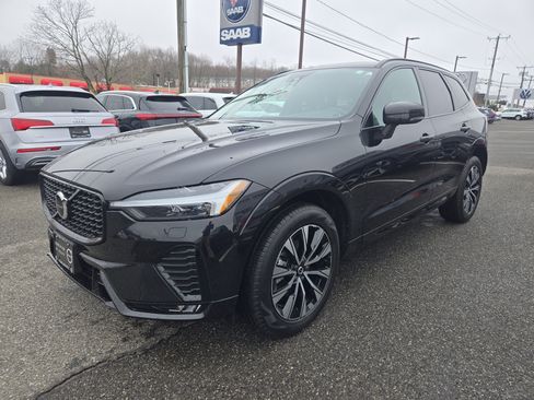 Certified 2025 Volvo XC60 B5 Core AWD/4WD image 3