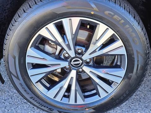 Certified 2023 Nissan Rogue SV FWD image 10