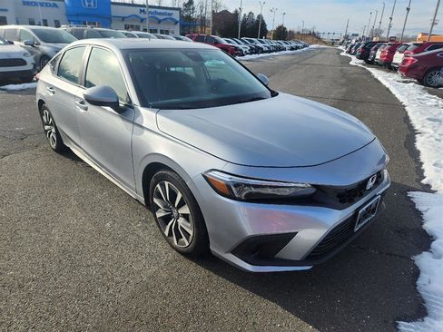 Used 2024 Honda Civic EX-L image 1