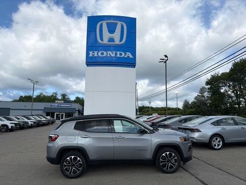 Used 2023 Jeep Compass Limited w/ Sun and Sound Group AWD/4WD image 1