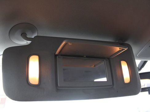 Used 2017 Chevrolet Traverse LT w/ Style and Technology Package image 39