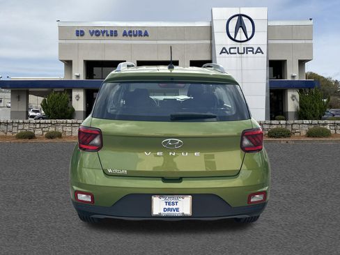 Used 2023 Hyundai Venue SEL w/ Cargo Package FWD image 6
