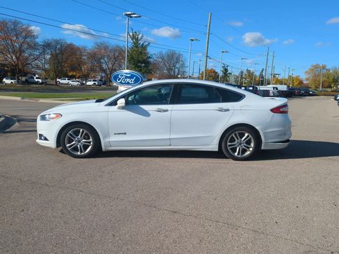 Used 2016 Ford Fusion Titanium image 5