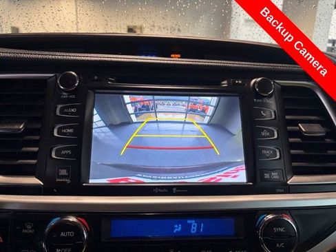 Used 2015 Toyota Highlander Limited AWD/4WD image 21