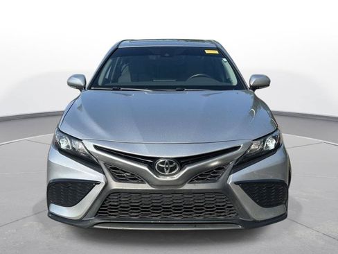 Used 2021 Toyota Camry SE FWD image 3