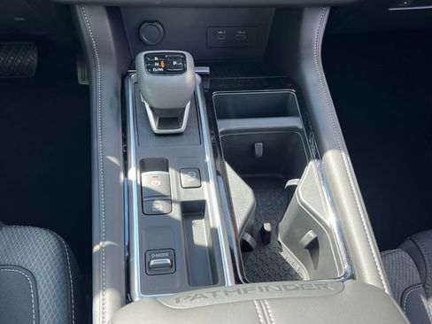 New 2025 Nissan Pathfinder SV w/ SV Premium Package image 17