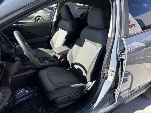 Used 2024 Subaru Crosstrek 2.0i Premium image 11