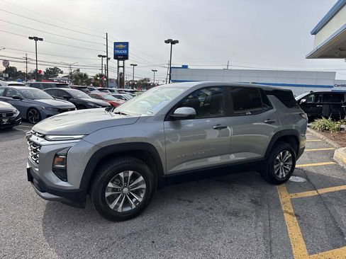 Certified 2025 Chevrolet Equinox LT image 4