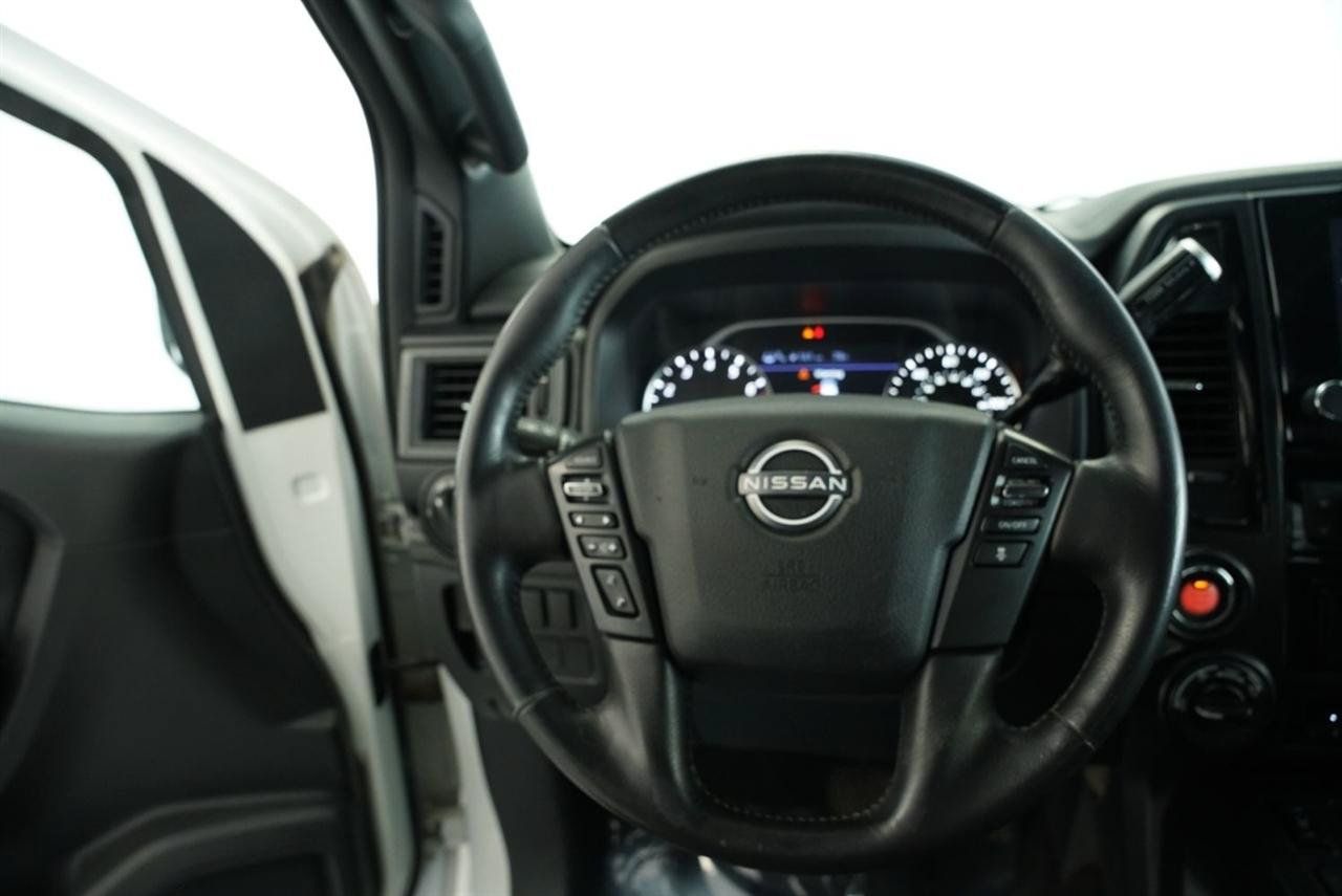 Used 2023 Nissan Titan SV w/ SV Convenience Package AWD/4WD image 10