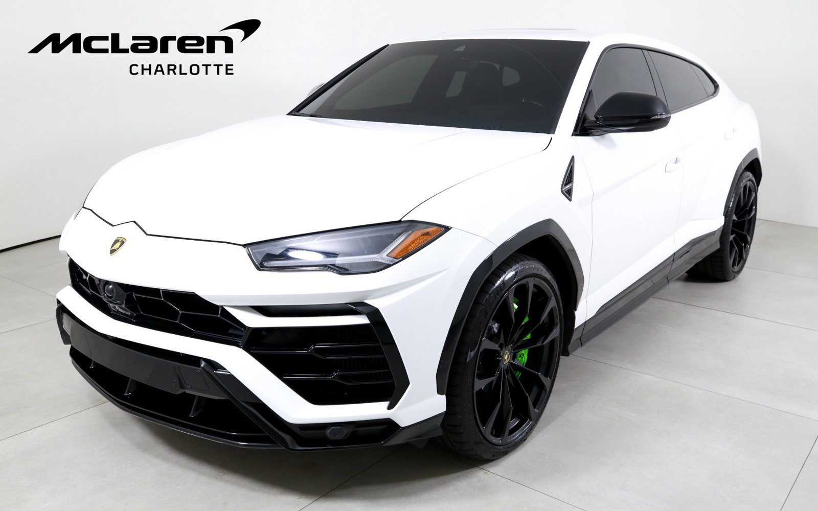 Used 2022 Lamborghini Urus AWD/4WD image 1