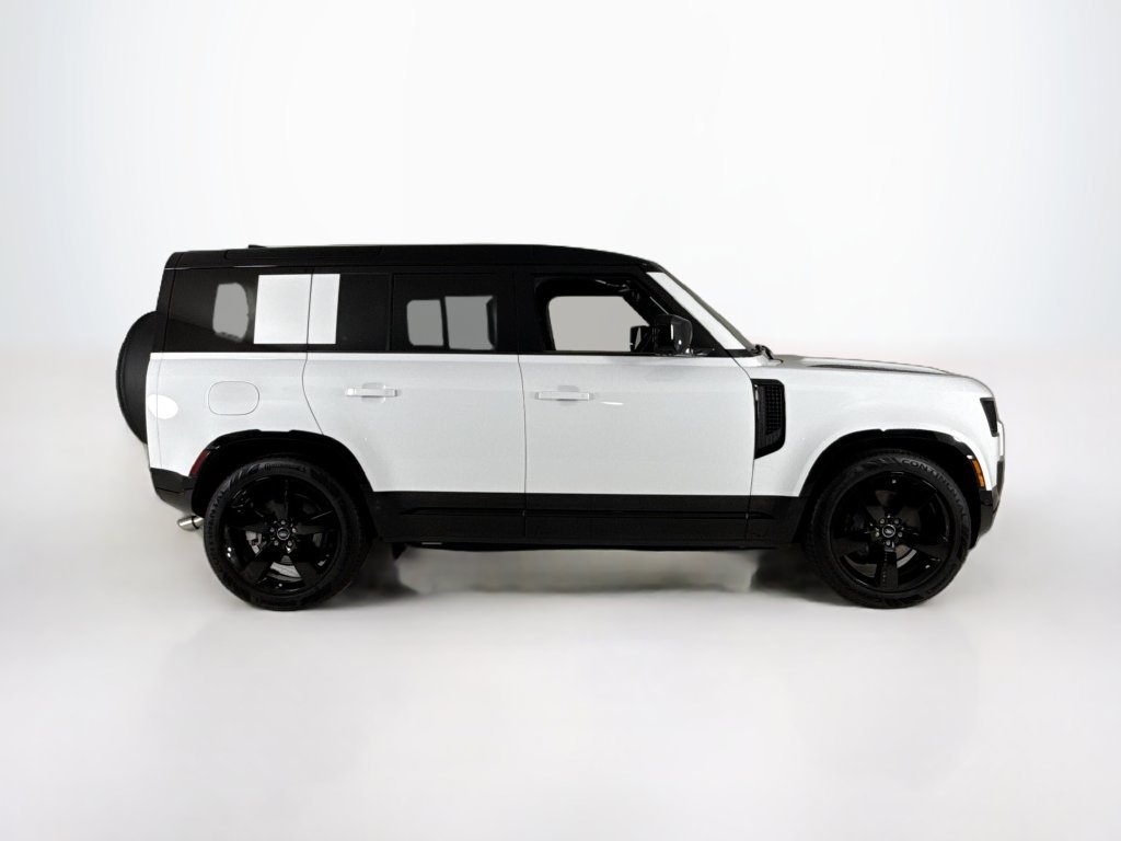 Used 2025 Land Rover Defender 110 X-Dynamic SE AWD/4WD image 6