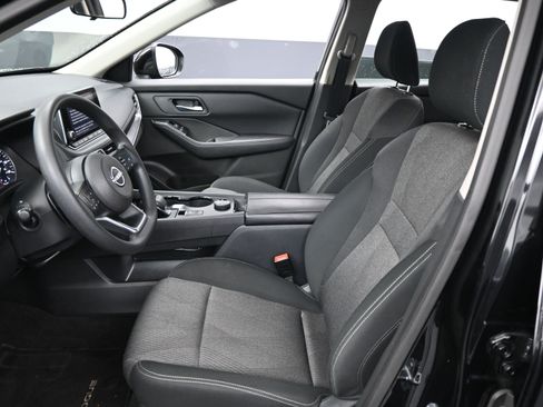 Certified 2024 Nissan Rogue SV image 10