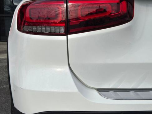 Used 2023 Mercedes-Benz GLB 250 image 12