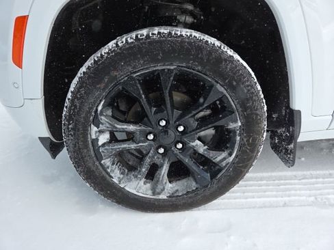 Used 2023 Jeep Grand Cherokee Overland w/ Luxury Tech Group IV image 70