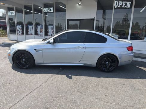 Used 2011 BMW M3 Coupe RWD image 3