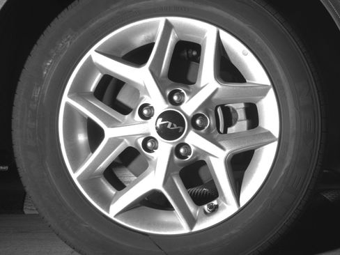 Used 2025 Kia Soul LX w/ LX Technology Package FWD image 13
