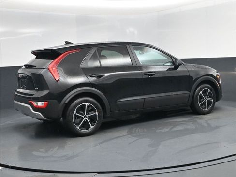 New 2026 Kia Niro LX image 4