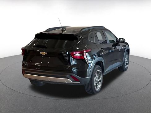 Used 2025 Chevrolet Trax LT w/ LT Convenience Package image 14