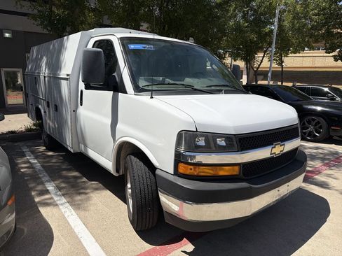 Used 2021 Chevrolet Express 3500 w/ Power Convenience Package RWD image 2