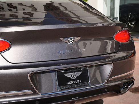 Used 2024 Bentley Continental GT Azure AWD/4WD image 8