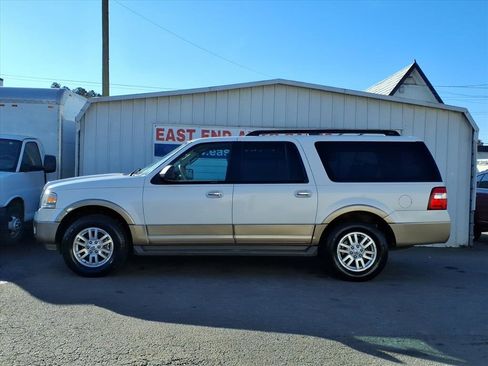 Used 2014 Ford Expedition EL XLT w/ Equipment Group 202A image 2