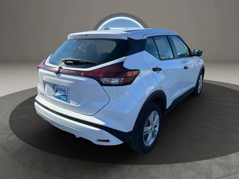 Used 2023 Nissan Kicks S FWD image 9