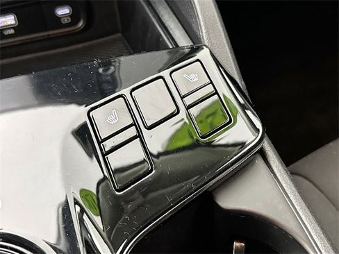 Used 2023 Kia Sportage LX image 16