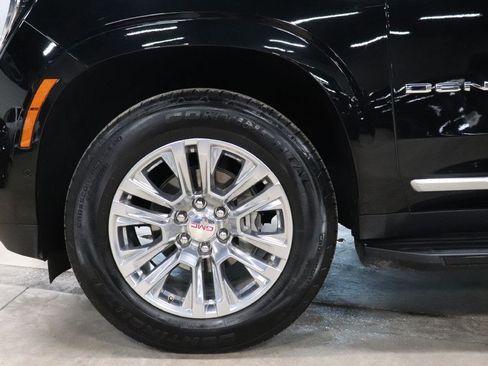 Used 2025 GMC Yukon Denali AWD/4WD image 39