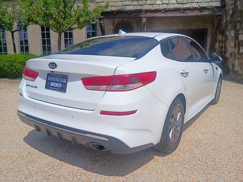 Used 2020 Kia Optima LX FWD image 10