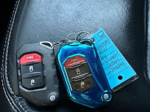 Certified 2021 Jeep Wrangler Unlimited Sahara image 37